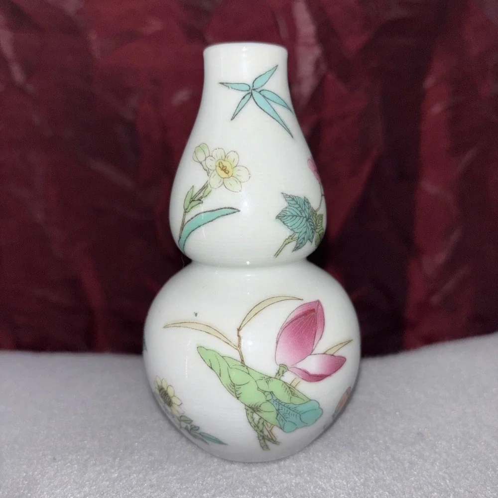 Vtg Zhongguo Jingdezhen Zhi Porcelain Double Gourd Floral‎ Pattern 4in Vase EUC